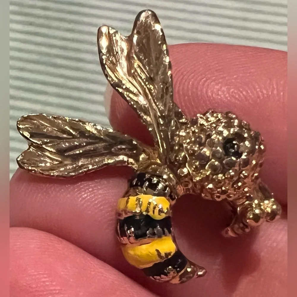 Vintage Gerry's Enamel Bumble Bee Brooch Pin Yellow Jacket Hornet Wasp Insect